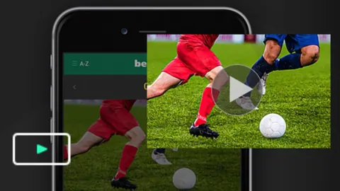 “VAR判定出错！远藤航进球瞬间，裁判误判上田绮世手球违规”